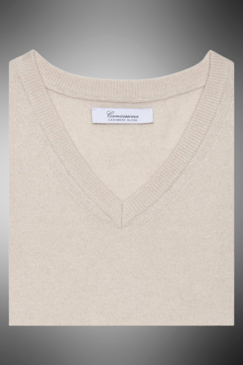 Pullover scollo a v crema misto cachemire