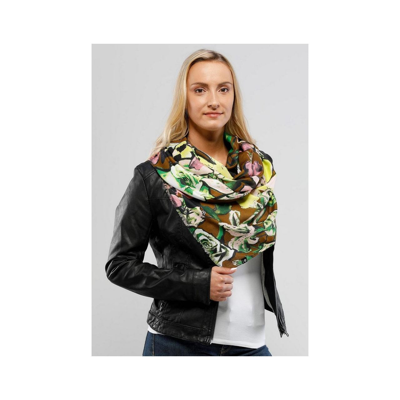 SCIARPA FRAAS 613006 | Indossato | SALOTTO SHOP