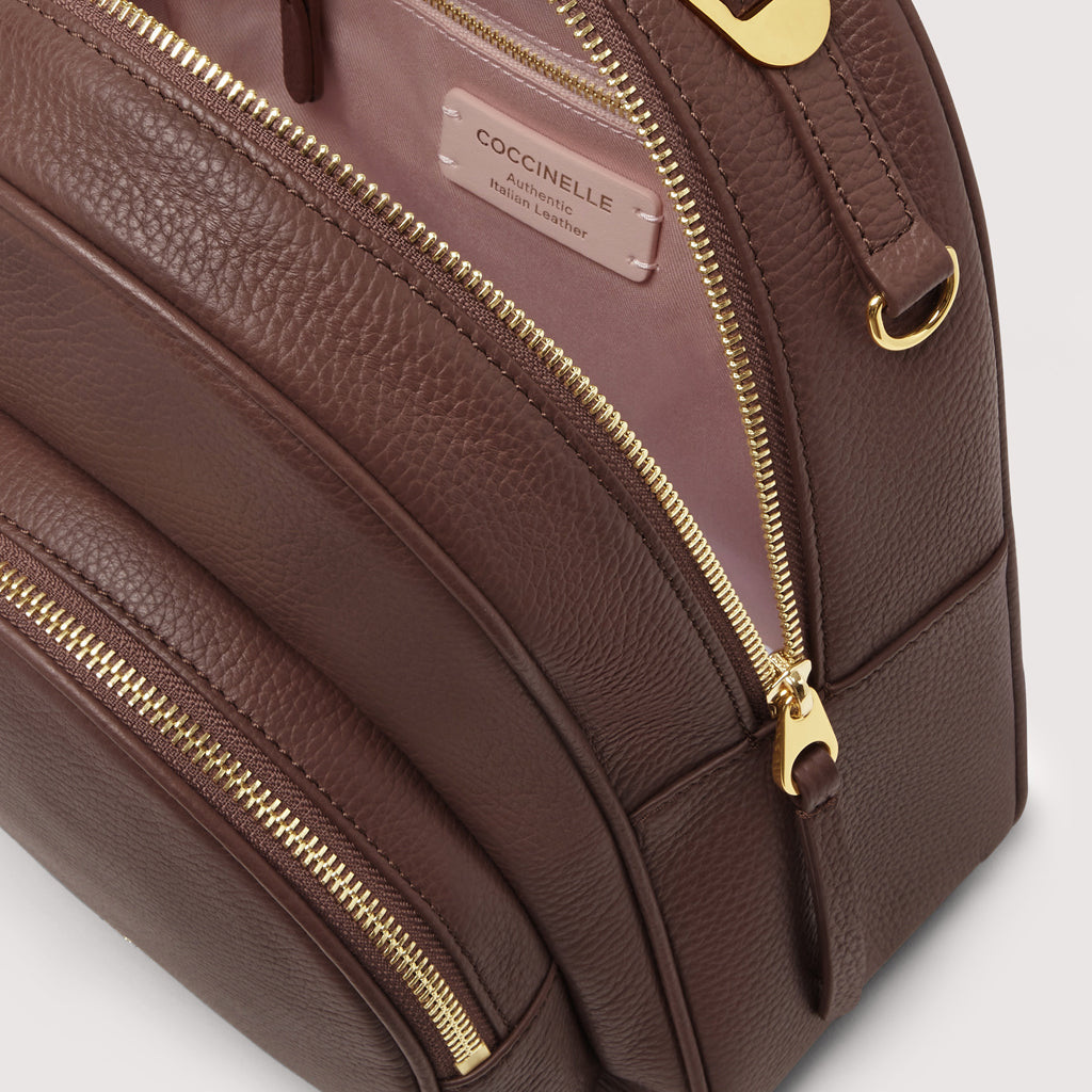 BORSA ZAINO COCCINELLE LEA COLORE CARRUBA
