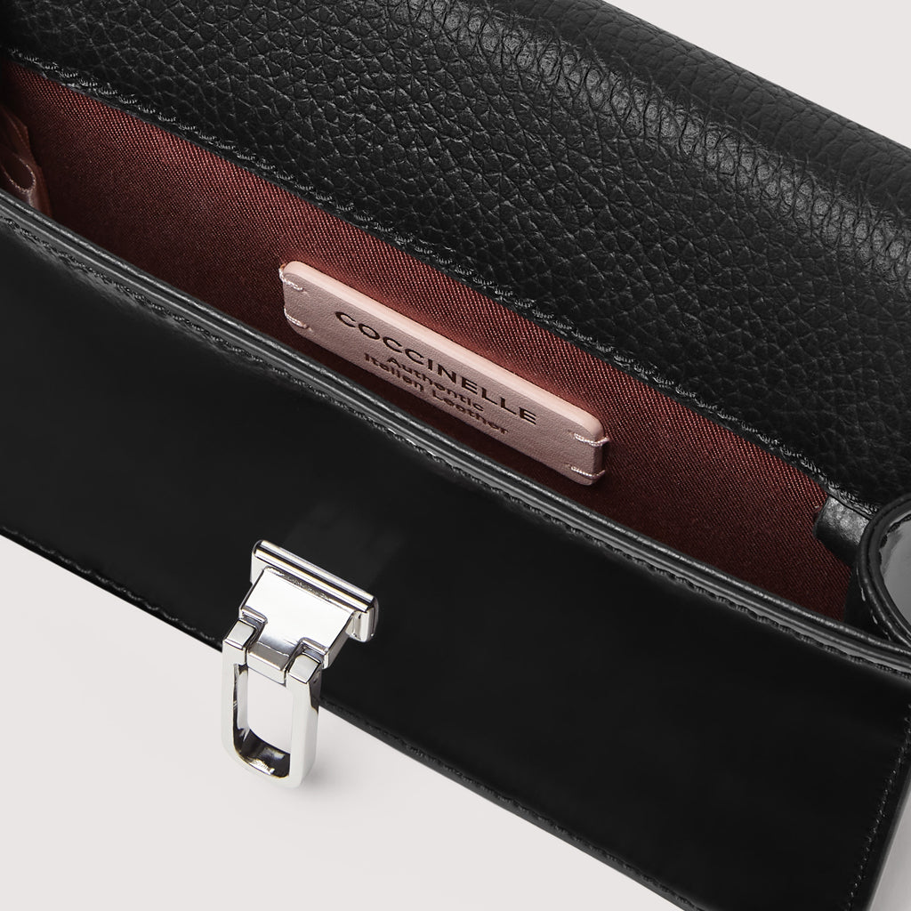 BORSETTA A MANO/TRACOLLA COCCINELLE NICO SHINY CALF COLORE NERO