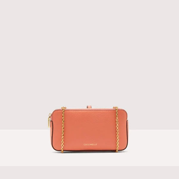 MINI-BAG COCCINELLE CON PELLE A GRANA COLORE GERANIUM