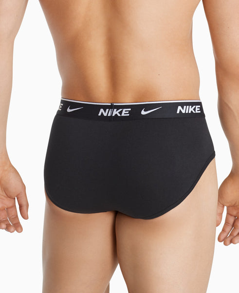 SLIP NIKE BRIEF IN CONFEZIONE  DA TRE 0000KE1006UB1 | dietro indossato | Salotto shop